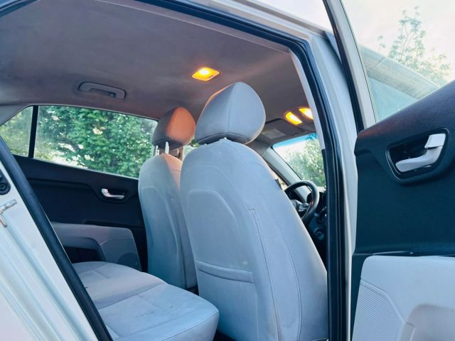 2018 Kia Rio - Image 19