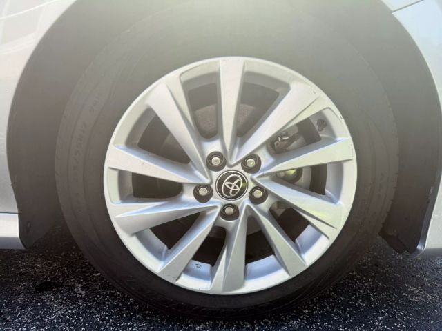 2021 Toyota Camry - Image 25