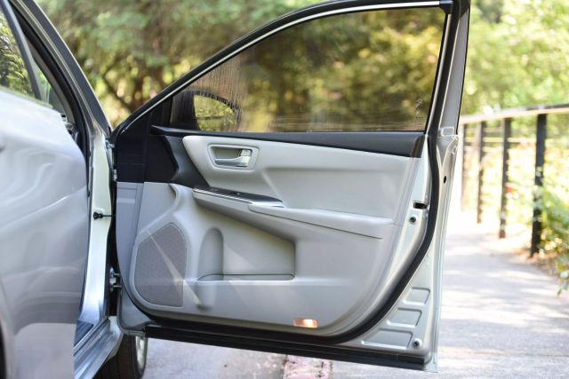 2016 Toyota Camry - Image 15