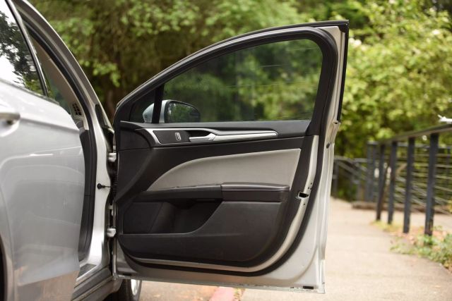 2015 Ford Fusion - Image 16