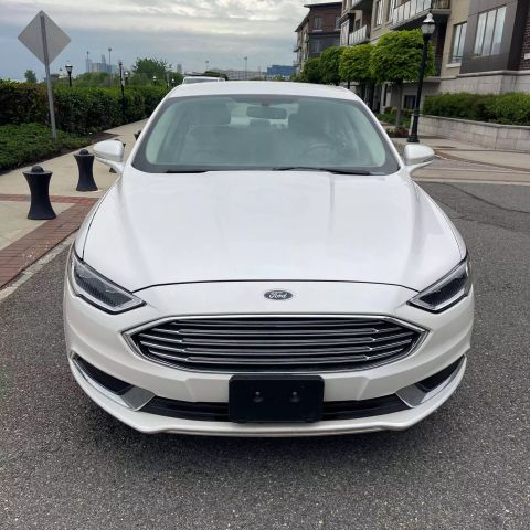 2018 Ford Fusion Se Sedan 4d - Image 2