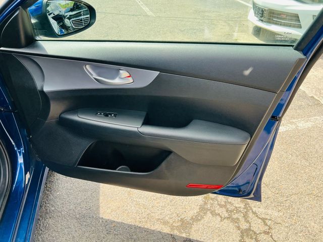 2022 Kia Forte - Image 27