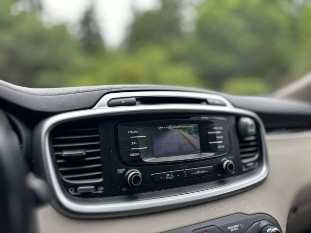 2016 Kia Sorento - Image 5