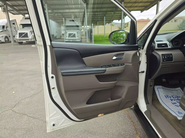 2016 Honda Odyssey - Image 14