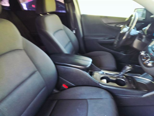 2018 Chevrolet Malibu - Image 28