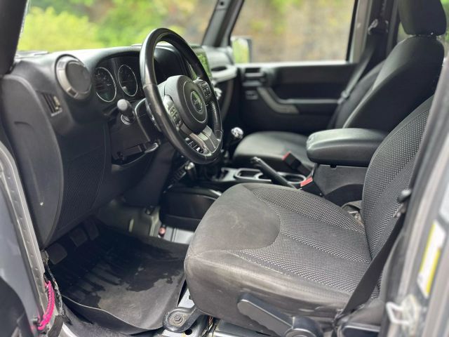 2016 Jeep Wrangler - Image 5