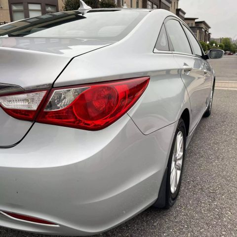 2011 Hyundai Sonata Gls Sedan 4d - Image 8