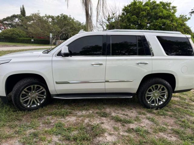 Used 2018 Cadillac Escalade Base with VIN 1GYS3AKJ1JR265481 for sale in West Palm Beach, FL