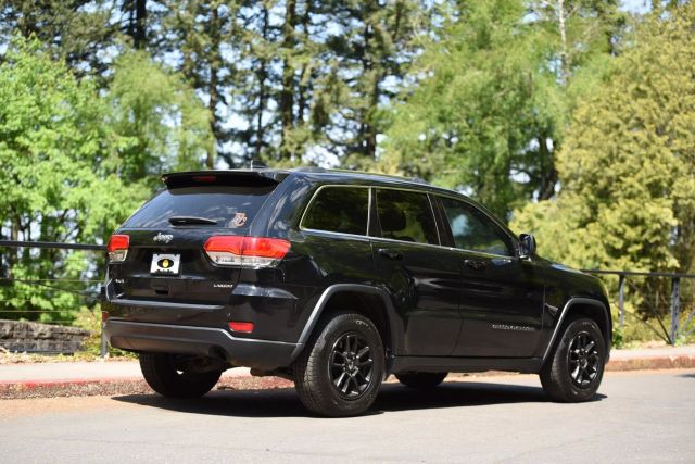2019 Jeep Grand Cherokee - Image 12
