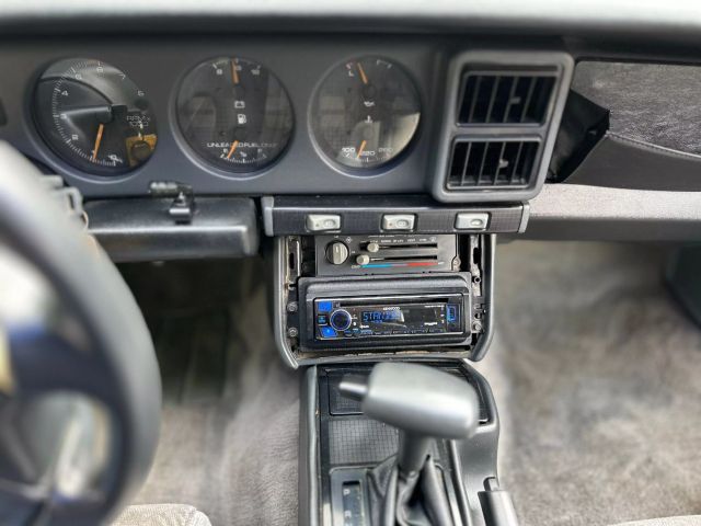 1992 Pontiac Firebird - Image 11