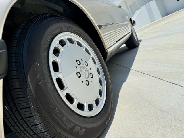 1987 Mercedes-benz 560 Series - Image 46