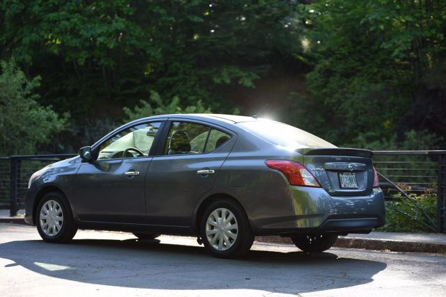2019 Nissan Versa - Image 3