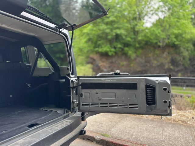 2016 Jeep Wrangler - Image 8