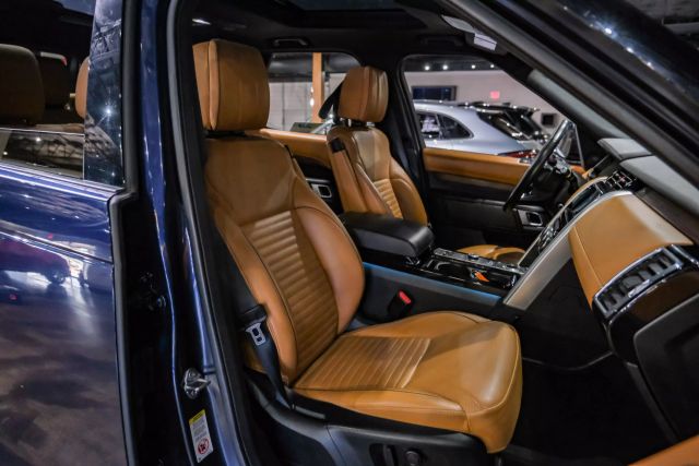 2019 Land Rover Discovery Hse Luxury Sport Utility 4d - Image 29