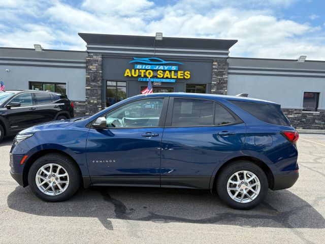 2022 Chevrolet Equinox - Image 2