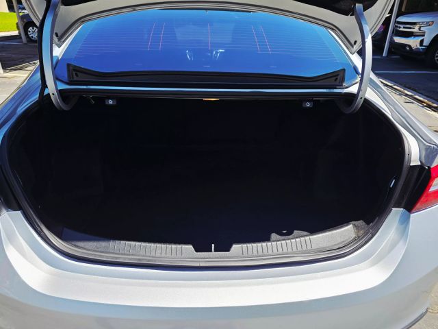 2018 Chevrolet Malibu - Image 38