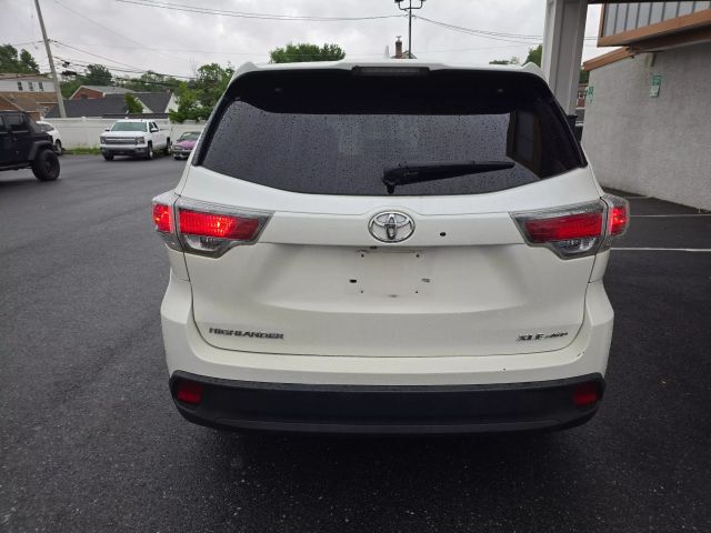 2016 Toyota Highlander Xle Sport Utility 4d - Image 6