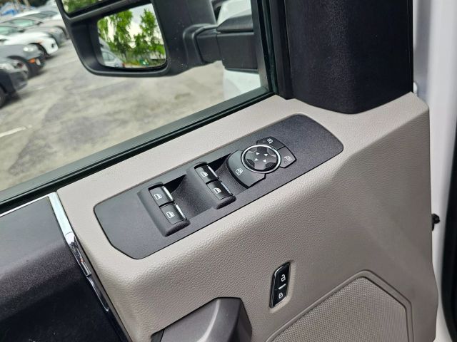 2019 Ford F250 Super Duty Crew Cab - Image 18