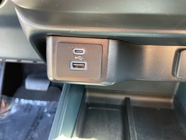 2024 Ford Maverick - Image 38