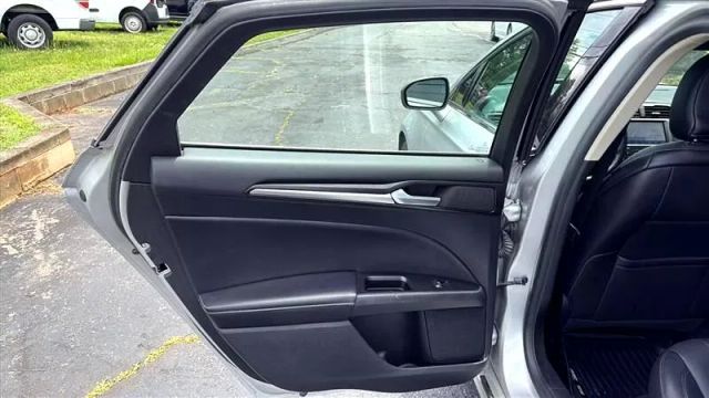 2019 Ford Fusion - Image 13