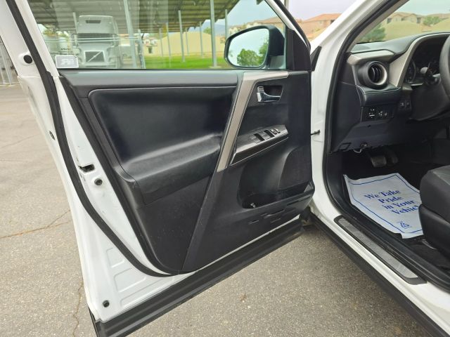 2018 Toyota Rav4 - Image 14
