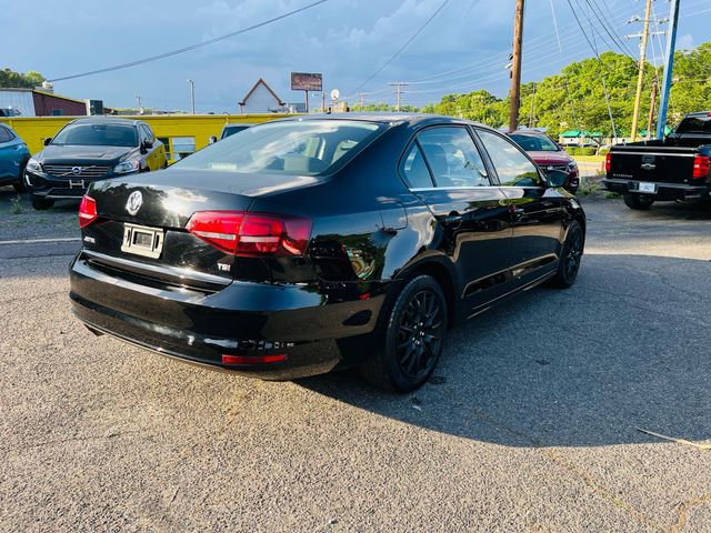 2017 Volkswagen Jetta - Image 10
