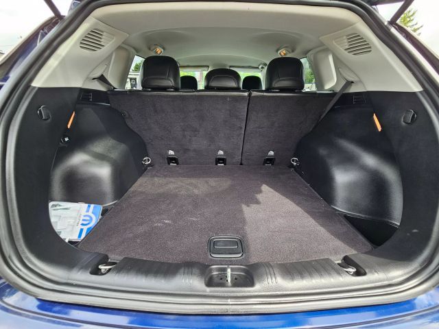 2018 Jeep Compass - Image 12