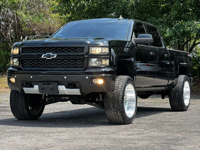 2015 Chevrolet Silverado 1500 Crew Cab - Image 1