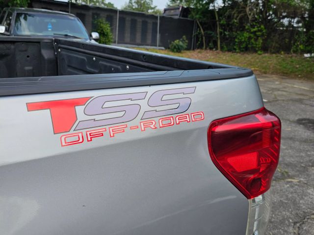 2013 Toyota Tundra Double Cab - Image 11