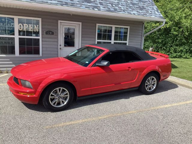 2005 FORD MUSTANG CONVERTIBLE RED AUTOMATIC - Interstate Auto Sales