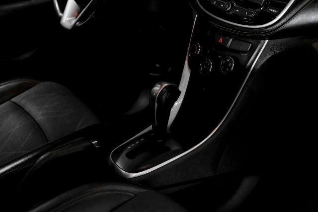 2019 Chevrolet Trax Lt Sport Utility 4d - Image 20
