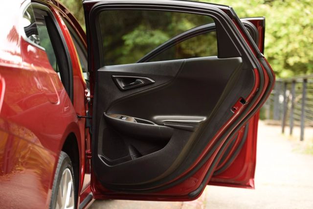 2018 Chevrolet Malibu - Image 18