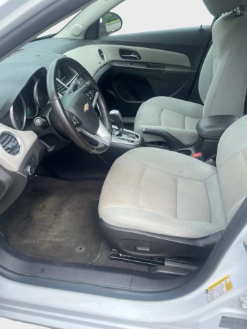 2014 Chevrolet Cruze - Image 10