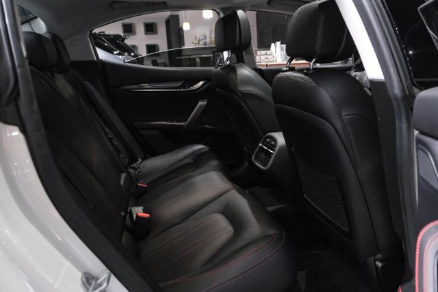 2018 Maserati Ghibli Sedan 4d - Image 32