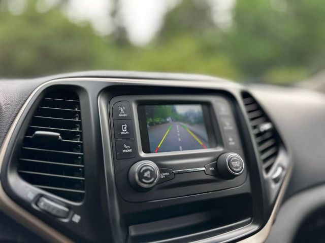 2016 Jeep Cherokee - Image 4