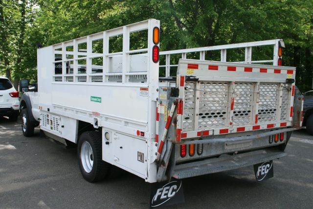 2015 Ford F550 Super Duty Regular Cab & Chassis - Image 5
