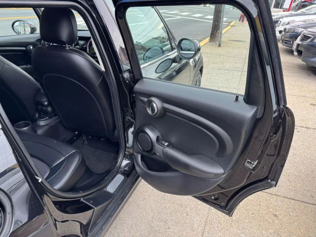 2018 MINI HARDTOP 4 DOOR HATCHBACK 3-CYL, TURBO, 1.5 LITER COOPER HATCHBACK 4D