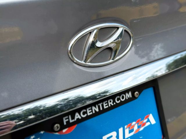 2014 Hyundai Sonata - Image 24
