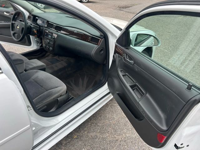 2016 Chevrolet Impala Limited - Image 15