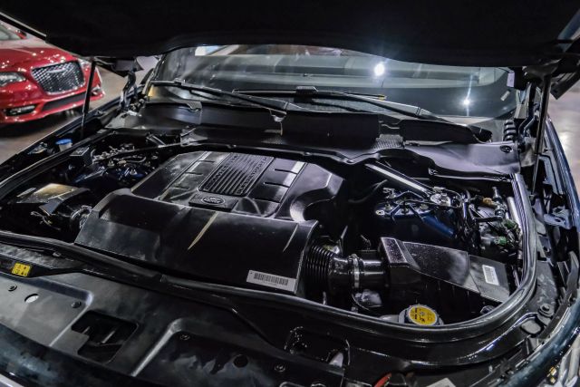 2019 Land Rover Discovery Hse Luxury Sport Utility 4d - Image 45