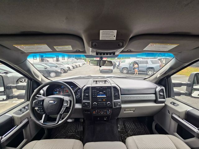 2019 Ford F250 Super Duty Crew Cab - Image 15