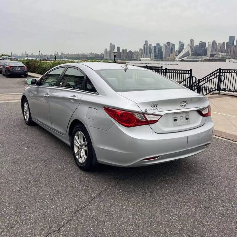 2011 Hyundai Sonata Gls Sedan 4d - Image 10
