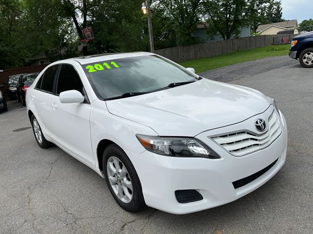 2011 Toyota Camry - Image 8
