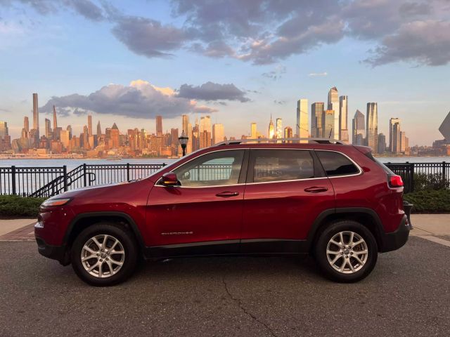 2017 Jeep Cherokee Latitude Sport Utility 4d - Image 8