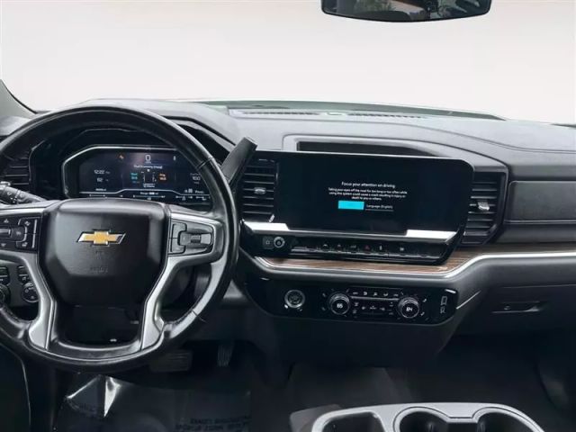2023 Chevrolet Silverado 1500 Crew Cab - Image 10