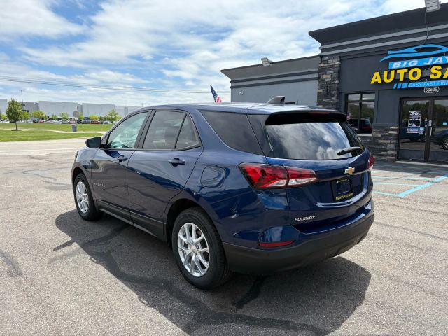 2022 Chevrolet Equinox - Image 3