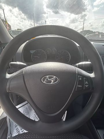 2011 Hyundai Elantra - Image 11