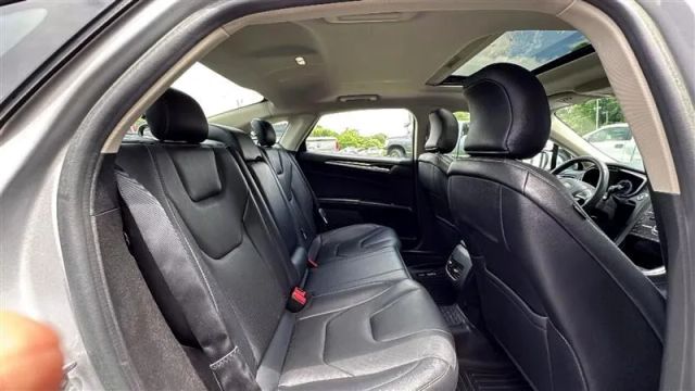 2019 Ford Fusion - Image 19