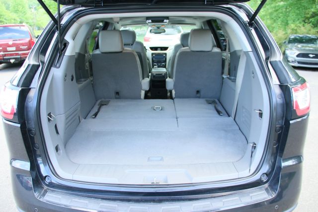 2015 Chevrolet Traverse - Image 20