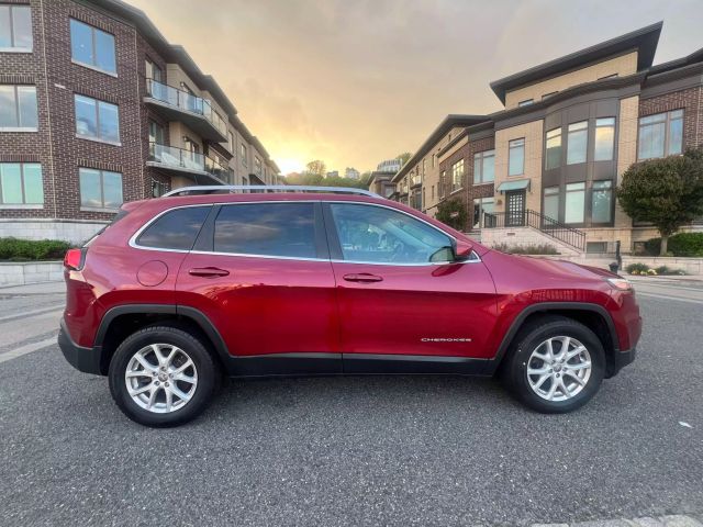 2017 Jeep Cherokee Latitude Sport Utility 4d - Image 7